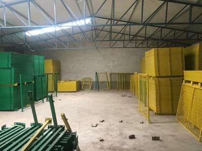 安全防護設備 海南地區圈地隔離網、變電站圍欄網的應用與重要性