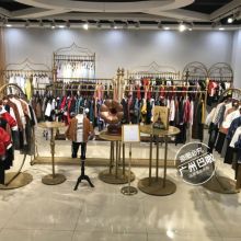 廣州巴啦服飾有限責(zé)任公司 專業(yè)服裝批發(fā)供應(yīng)，時(shí)尚潮流一手掌握